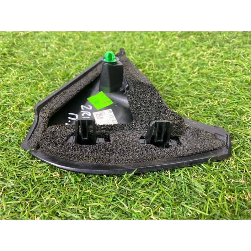 Молдинг двери (уголок) внешний (наружные элементы кузова) Nissan Rogue T33 2021 2.5 PR25DD 802916RR0A