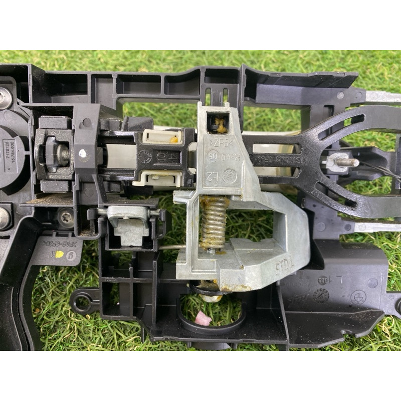 Кронштейн ручки двери (кузов и элементы) BMW 7-series F01 2011 3.0 N54 51217227121