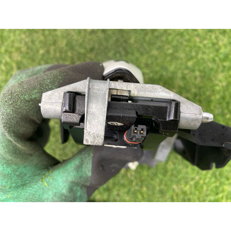 Кронштейн ручки двери (кузов и элементы) BMW 7-series F01 2011 3.0 N54 51217227121