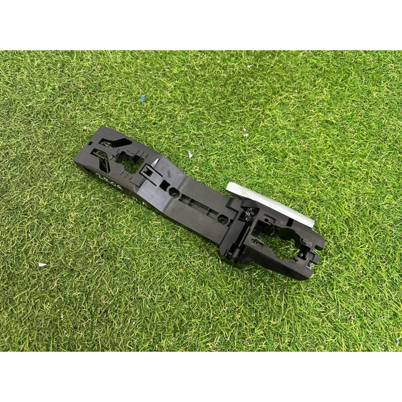 Кронштейн ручки двери (кузов и элементы) Nissan Rogue T33 2021 2.5 PR25DD 806116RR0A