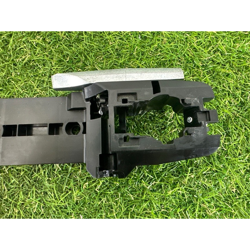 Кронштейн ручки двери (кузов и элементы) Nissan Rogue T33 2021 2.5 PR25DD 806116RR0A