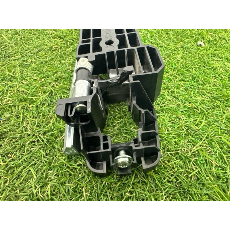 Кронштейн ручки двери (кузов и элементы) Nissan Rogue T33 2021 2.5 PR25DD 806116RR0A