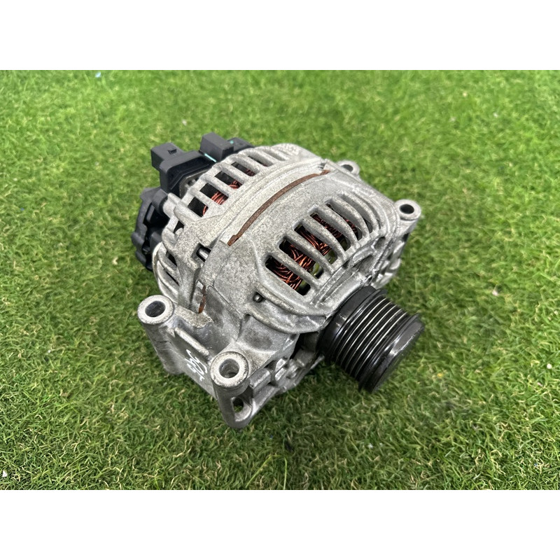 Генератор (электрика) AUDI Q5 8R 2012 2.0 CAEB 06H903016L