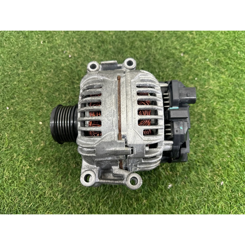 Генератор (электрика) AUDI Q5 8R 2012 2.0 CAEB 06H903016L