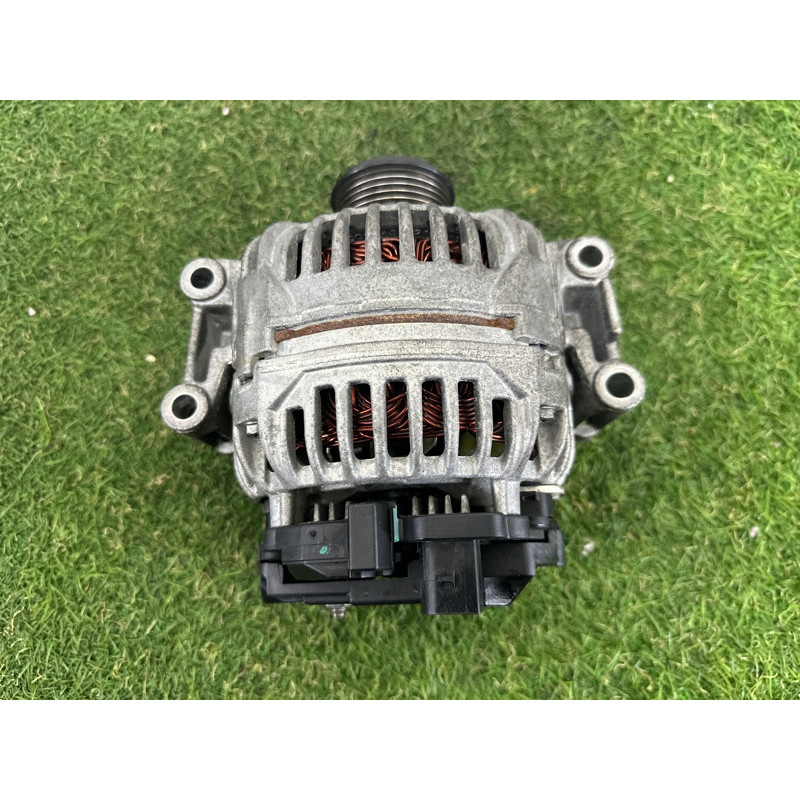 Генератор (электрика) AUDI Q5 8R 2012 2.0 CAEB 06H903016L