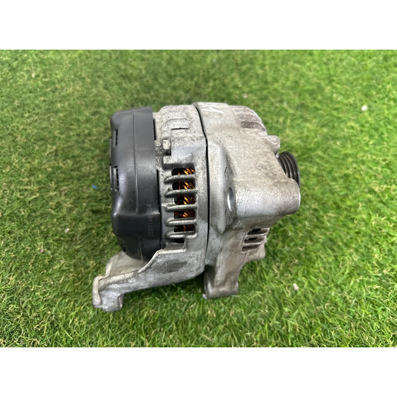 Генератор (электрика) BMW X1 F48 2016 2.0 B46B20 12317640875