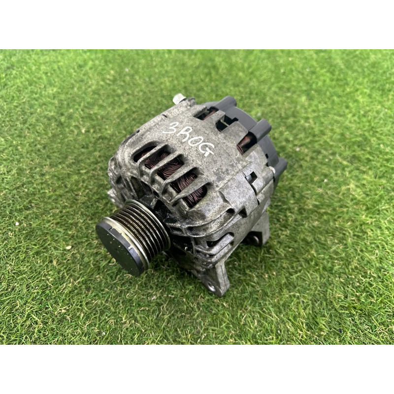 Генератор (электрика) Nissan Rogue T32 2016 2.5 QR25DE 231004BA0A