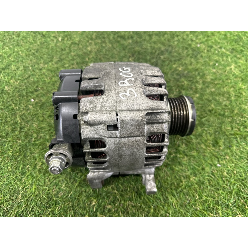 Генератор (электрика) Nissan Rogue T32 2016 2.5 QR25DE 231004BA0A