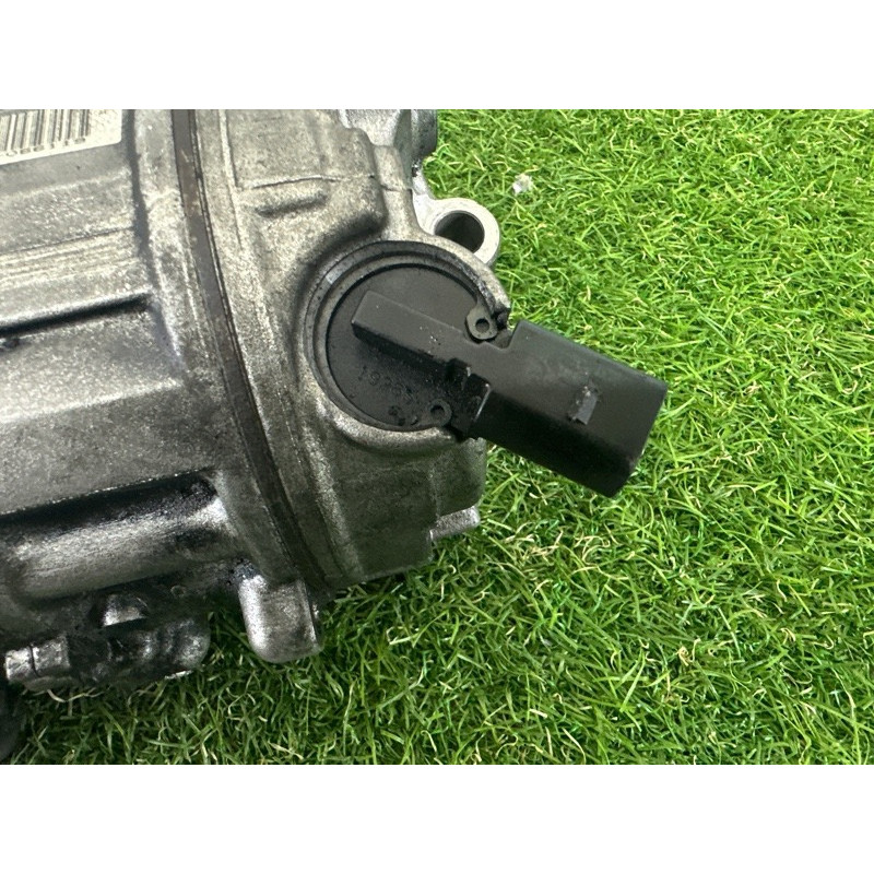 Компрессор кондиционера (отопление и кондиционирование) AUDI A4 B8 2012 2.0 CAEB 8K0260805L