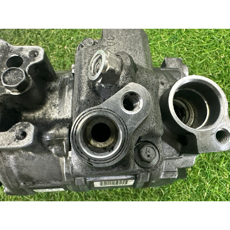 Компрессор кондиционера (отопление и кондиционирование) AUDI A4 B8 2012 2.0 CAEB 8K0260805L