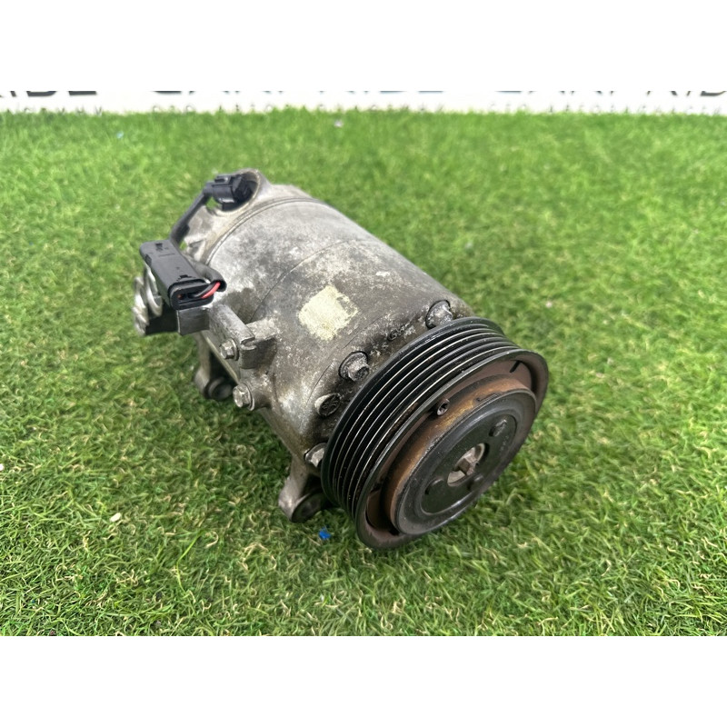 Компрессор кондиционера (отопление и кондиционирование) BMW X1 F48 2016 2.0 B46B20 64525A5C713