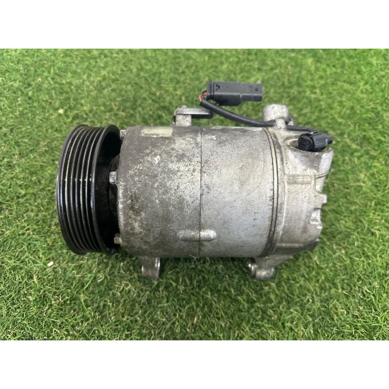 Компрессор кондиционера (отопление и кондиционирование) BMW X1 F48 2016 2.0 B46B20 64525A5C713