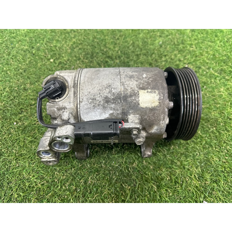 Компрессор кондиционера (отопление и кондиционирование) BMW X1 F48 2016 2.0 B46B20 64525A5C713