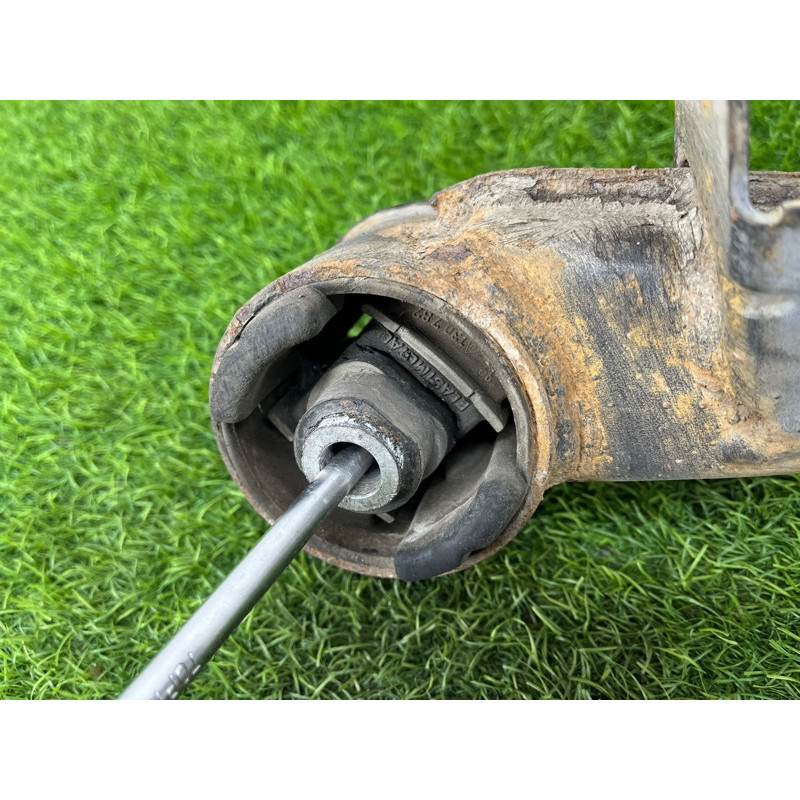 Балка подвески (подвеска) BMW 5-series E34 33311090566