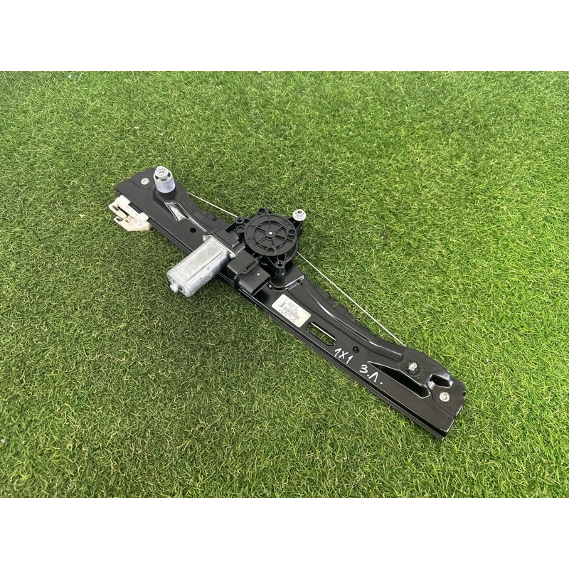 Механизм стеклоподъемника с мотором (кузов и элементы) BMW X1 F48 2016 2.0 B46B20 51357490199
