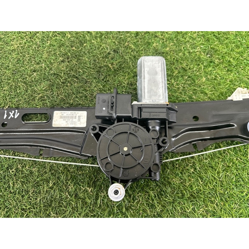 Механизм стеклоподъемника с мотором (кузов и элементы) BMW X1 F48 2016 2.0 B46B20 51357490199