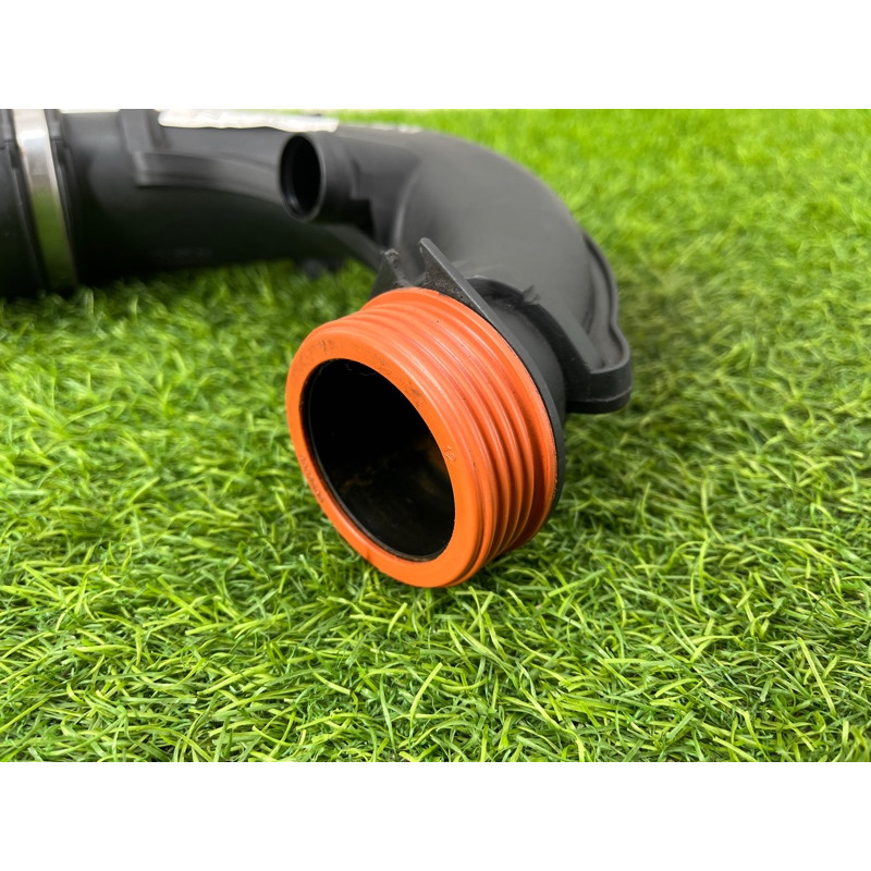 Патрубок (система охлаждения) BMW 5-series F10 2013 N63B44 13717577452