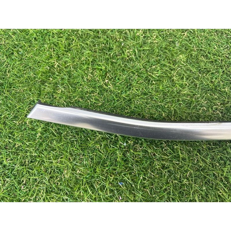 Молдинг двери внешний (кузов и элементы) BMW X1 F48 2016 2.0 B46B20 51337352441