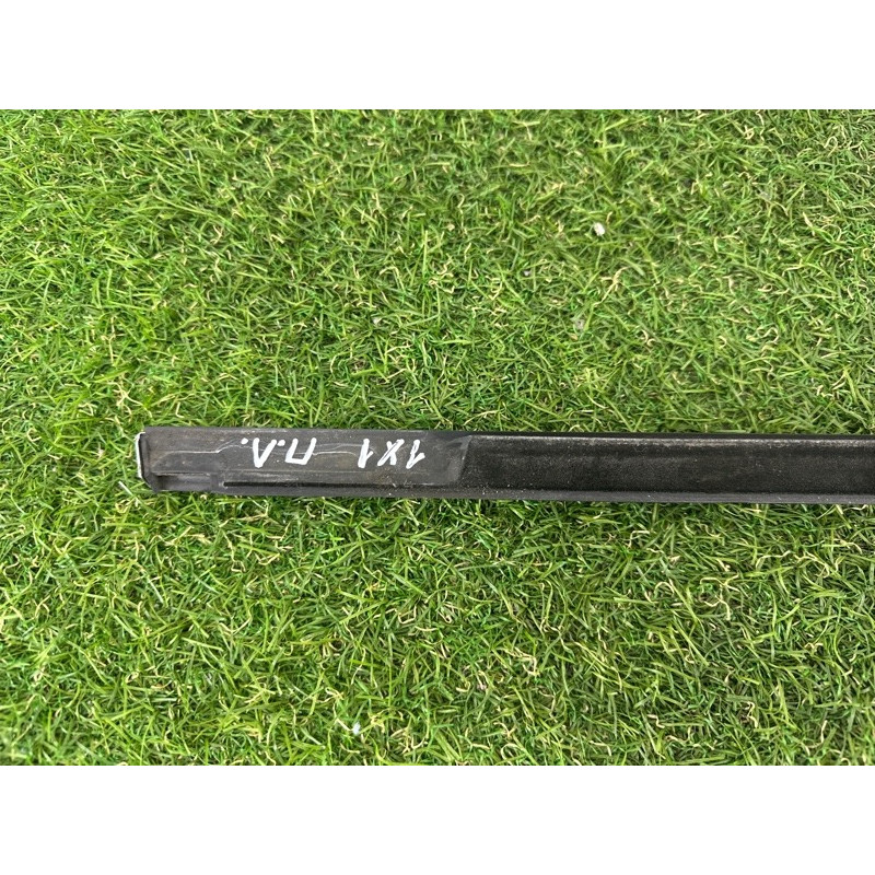 Молдинг двери внешний (кузов и элементы) BMW X1 F48 2016 2.0 B46B20 51337352441