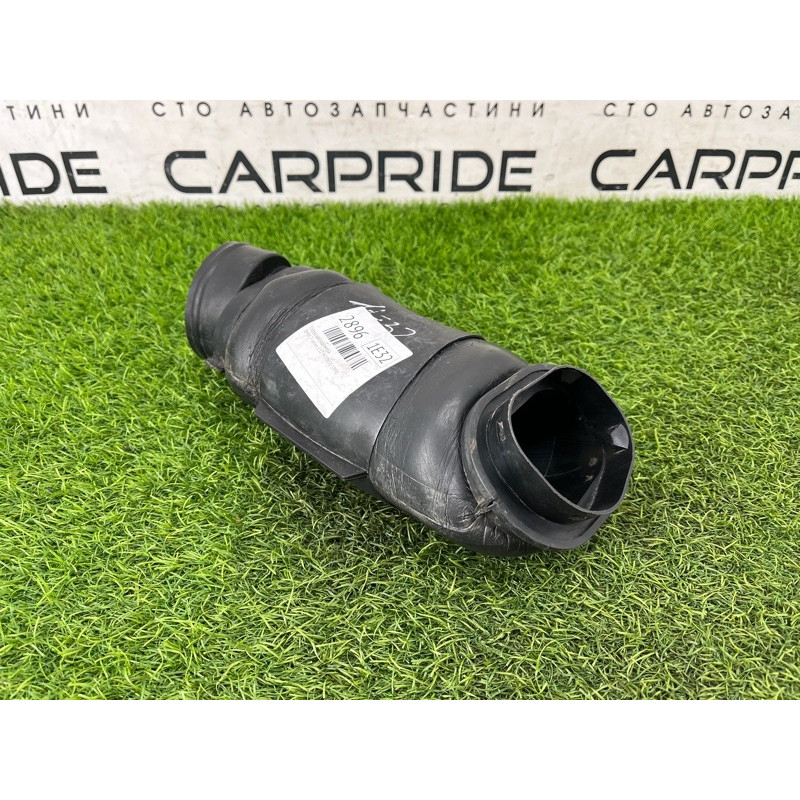 Патрубок воздушного фильтра (впускная система) BMW 7-series E32 1990 M70b50 13711710169