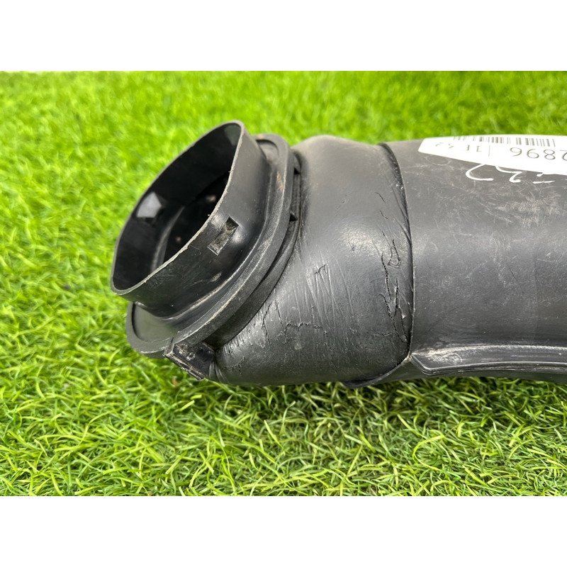 Патрубок воздушного фильтра (впускная система) BMW 7-series E32 1990 M70b50 13711710169