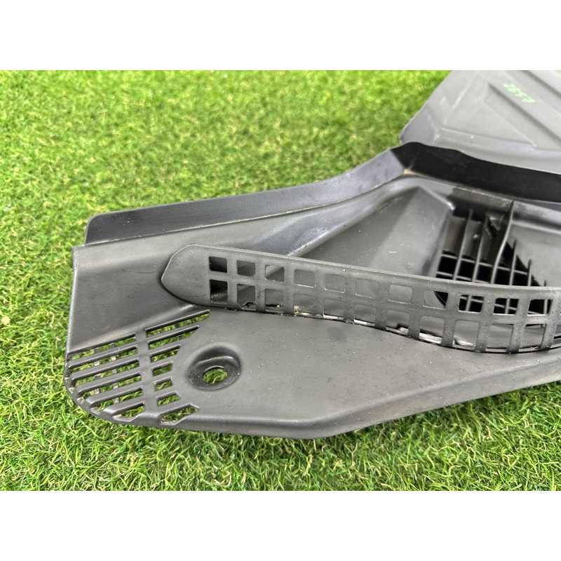 Накладка на жабо (кузов и элементы) BMW 7-series F01 2011 3.0 N54 64316987601