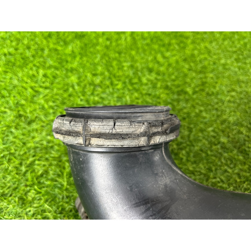 Всасывающий патрубок (двигатель и элементы) BMW 5-series E39 2001 M57d30 13712247911