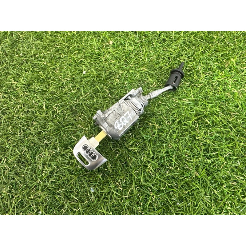 Личинка замка двери с ключом (кузов и элементы) AUDI Q7 4M 2017 3.0 CREC 107837167ED