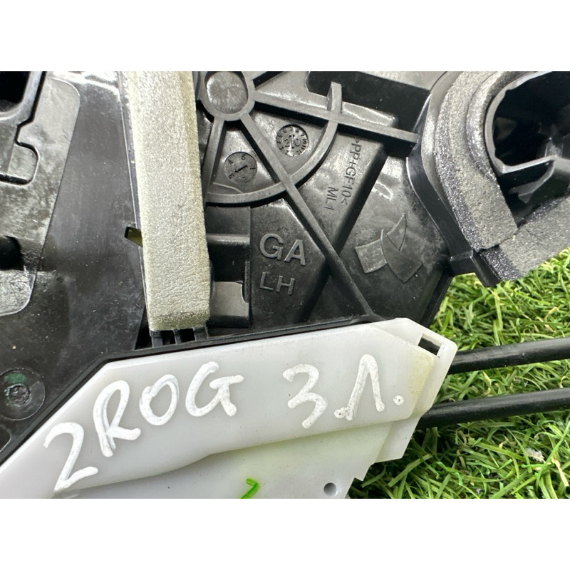 Замок дверей (кузов і елементи) Nissan Rogue T33 2021 2.5 PR25DD 825016RR0A