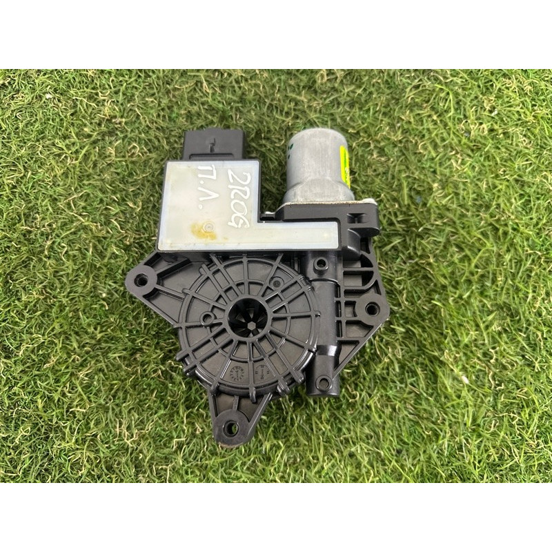 Мотор стеклоподъемника (электрика) Nissan Rogue T33 2021 2.5 PR25DD 807516RR1B