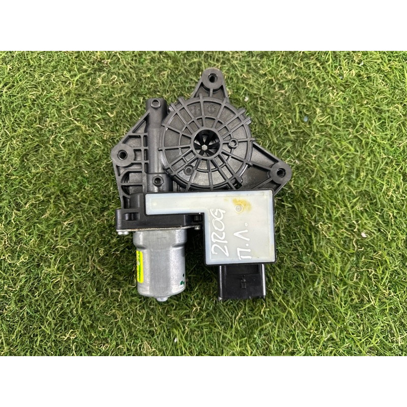 Мотор стеклоподъемника (электрика) Nissan Rogue T33 2021 2.5 PR25DD 807516RR1B