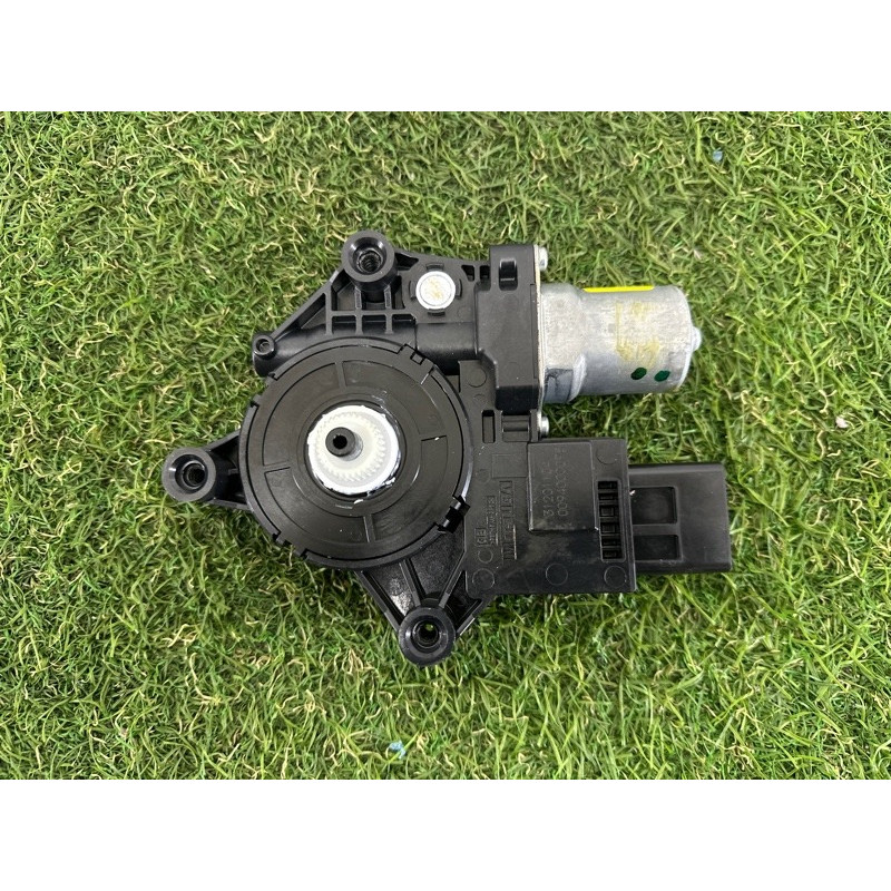 Мотор стеклоподъемника (электрика) Nissan Rogue T33 2021 2.5 PR25DD 807516RR1B