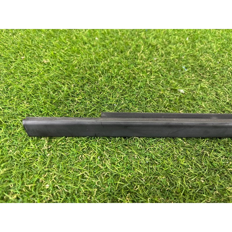 Молдинг стекла (кузов и элементы) Nissan Rogue T33 2021 2.5 PR25DD 808206RA0A