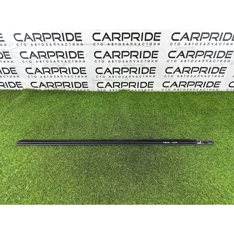 Молдинг стекла (кузов и элементы) Nissan Rogue T33 2021 2.5 PR25DD 808206RA0A