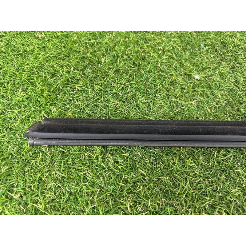 Молдинг стекла (кузов и элементы) Nissan Rogue T33 2021 2.5 PR25DD 808206RA0A