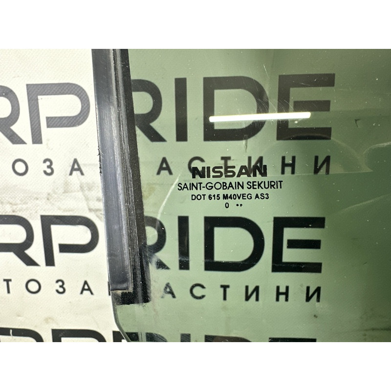 Стекло (кузов и элементы) Nissan Rogue T33 2021 2.5 PR25DD 823006RR0A