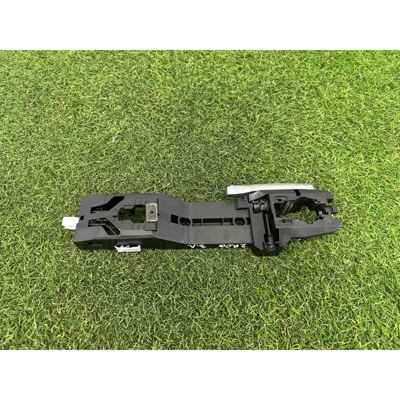 Кронштейн ручки двери (кузов и элементы) Nissan Rogue T33 2021 2.5 PR25DD 826116RR0A
