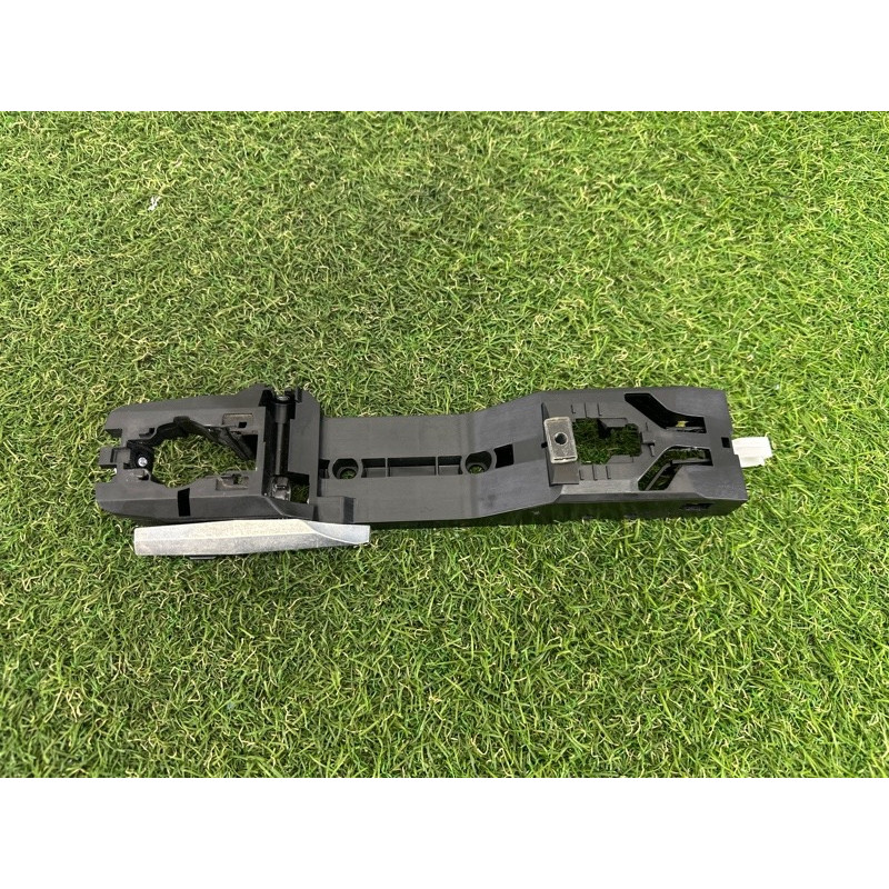 Кронштейн ручки двери (кузов и элементы) Nissan Rogue T33 2021 2.5 PR25DD 826116RR0A