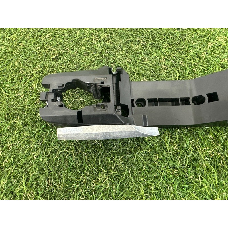 Кронштейн ручки двери (кузов и элементы) Nissan Rogue T33 2021 2.5 PR25DD 826116RR0A