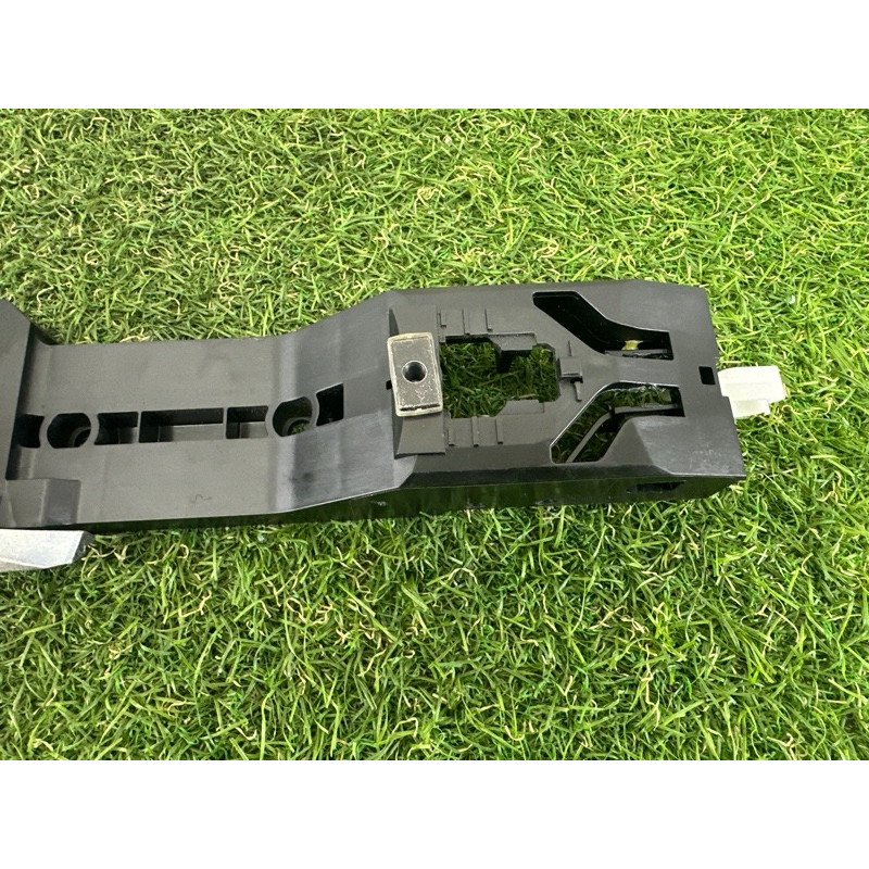 Кронштейн ручки двери (кузов и элементы) Nissan Rogue T33 2021 2.5 PR25DD 826116RR0A