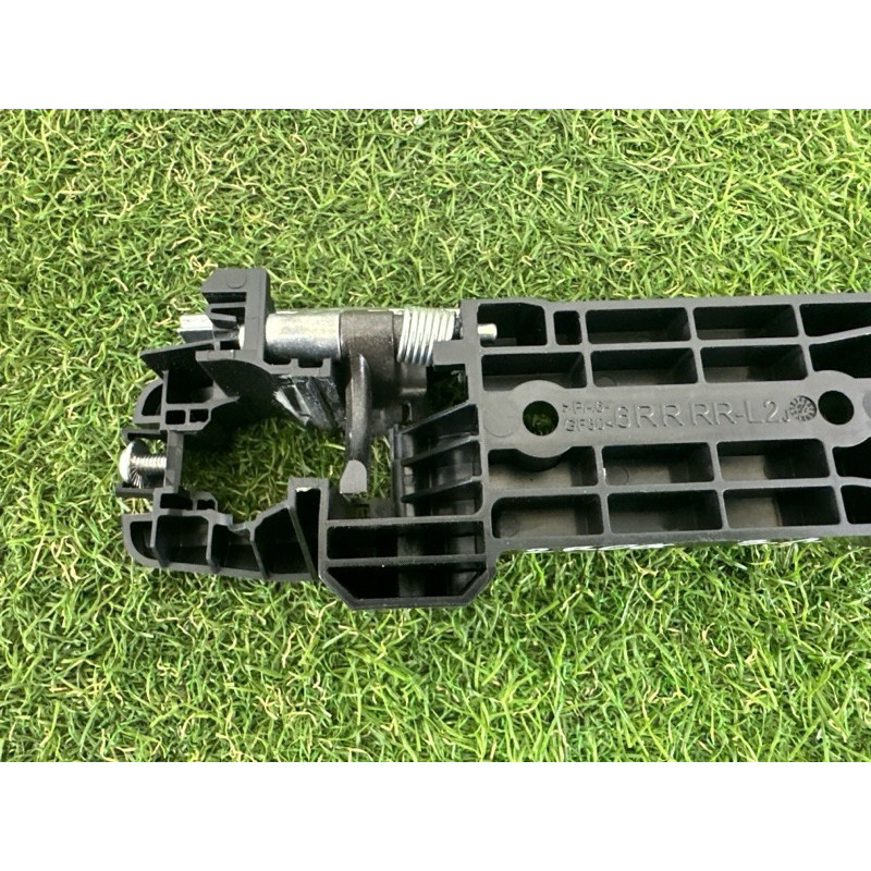 Кронштейн ручки двери (кузов и элементы) Nissan Rogue T33 2021 2.5 PR25DD 826116RR0A