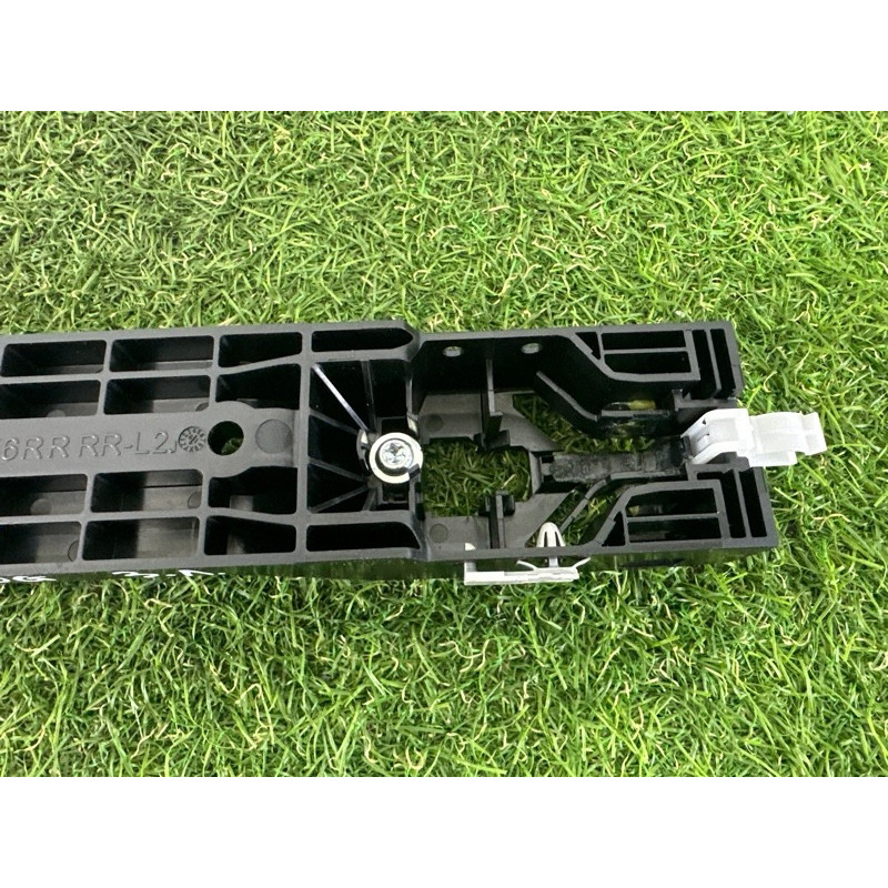 Кронштейн ручки двери (кузов и элементы) Nissan Rogue T33 2021 2.5 PR25DD 826116RR0A