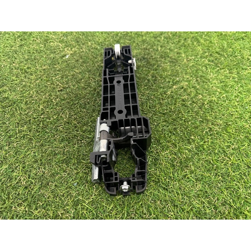 Кронштейн ручки двери (кузов и элементы) Nissan Rogue T33 2021 2.5 PR25DD 826116RR0A