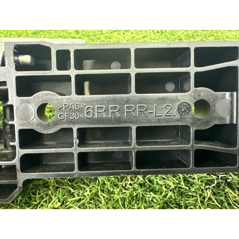 Кронштейн ручки двери (кузов и элементы) Nissan Rogue T33 2021 2.5 PR25DD 826116RR0A