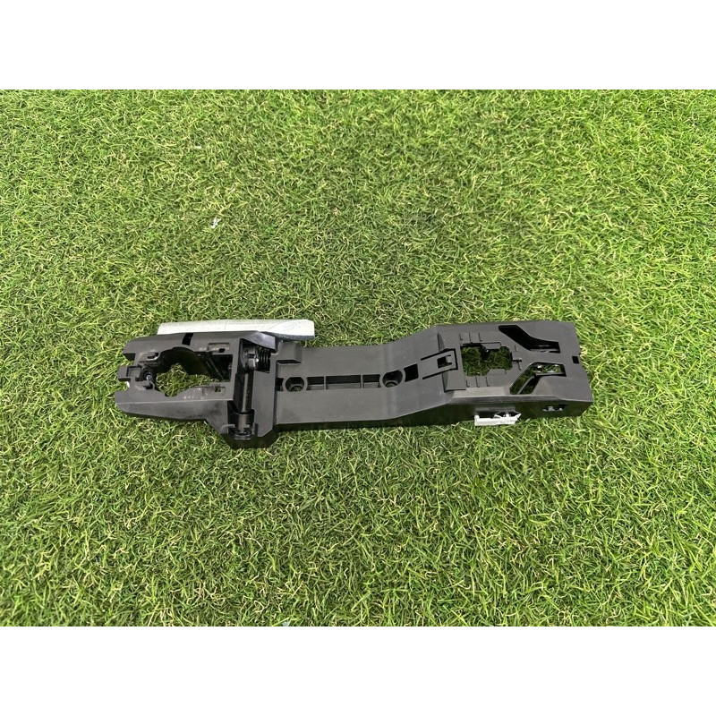 Кронштейн ручки двери (кузов и элементы) Nissan Rogue T33 2021 2.5 PR25DD 806106RR0A