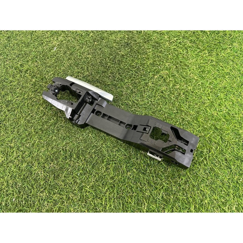 Кронштейн ручки двери (кузов и элементы) Nissan Rogue T33 2021 2.5 PR25DD 806106RR0A