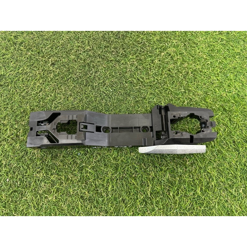 Кронштейн ручки двери (кузов и элементы) Nissan Rogue T33 2021 2.5 PR25DD 806106RR0A