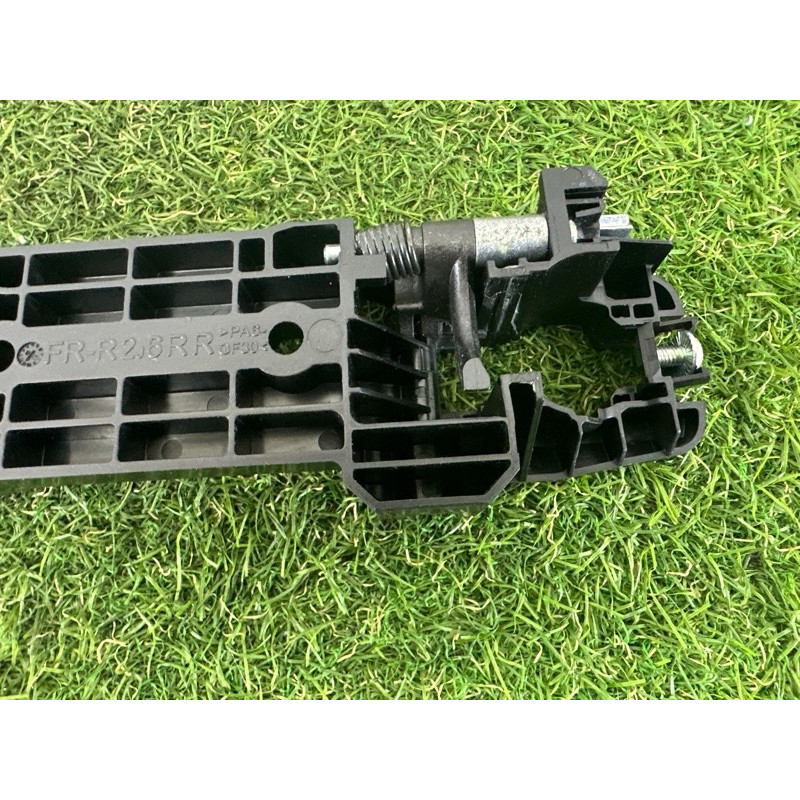 Кронштейн ручки двери (кузов и элементы) Nissan Rogue T33 2021 2.5 PR25DD 806106RR0A