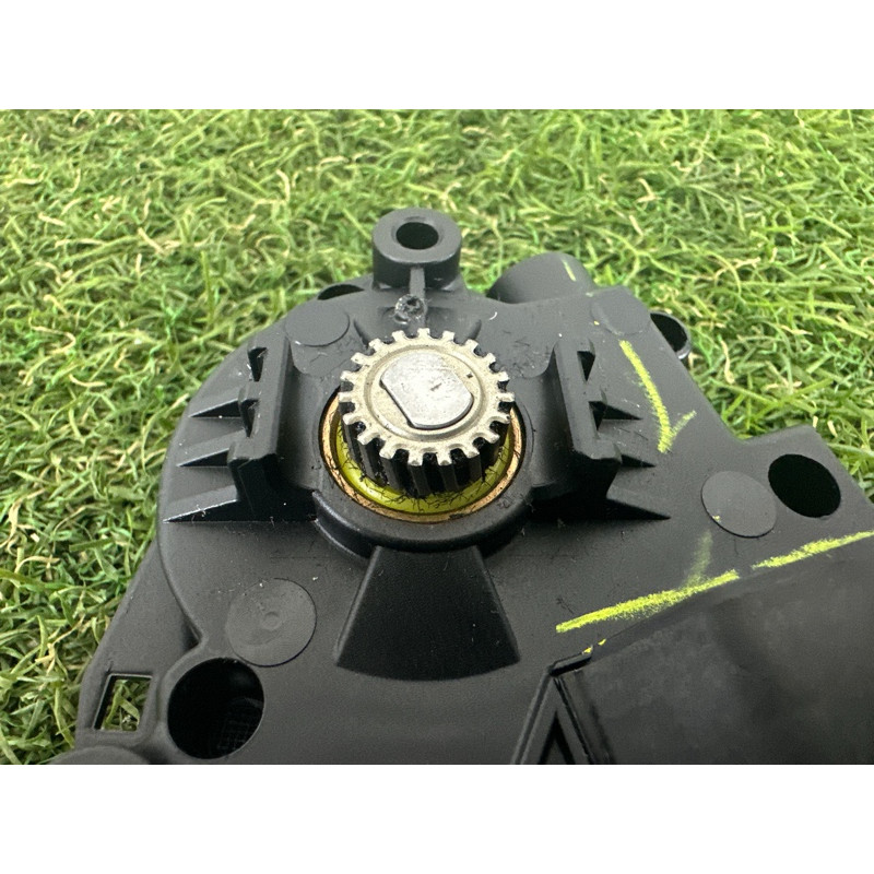 Мотор люка (электрика) BMW X3 F25 2013 3.0 N55B30 54102993883