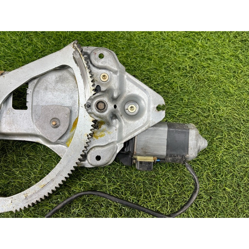 Механизм стеклоподъемника с мотором (кузов и элементы) BMW 5-series E34 1994 M50B25 51321944070